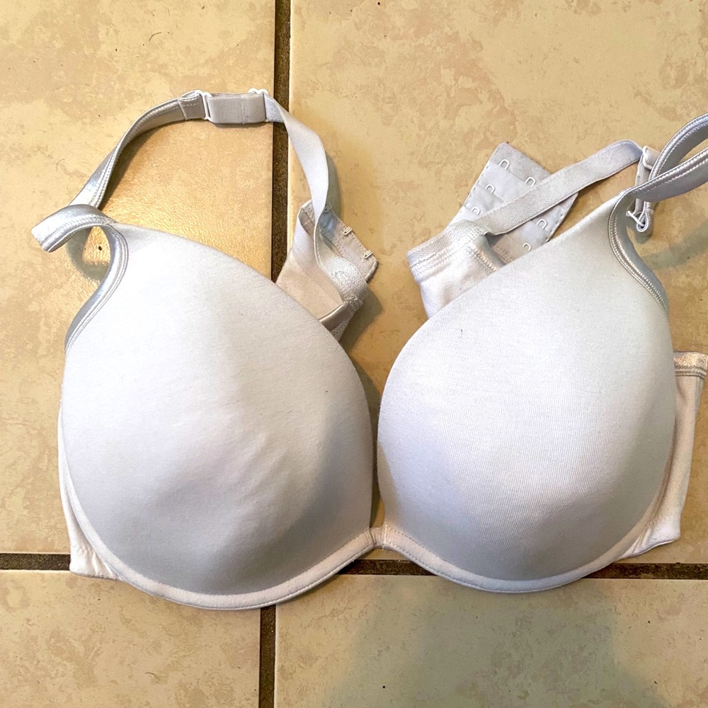 Cacique White T-shirt bra